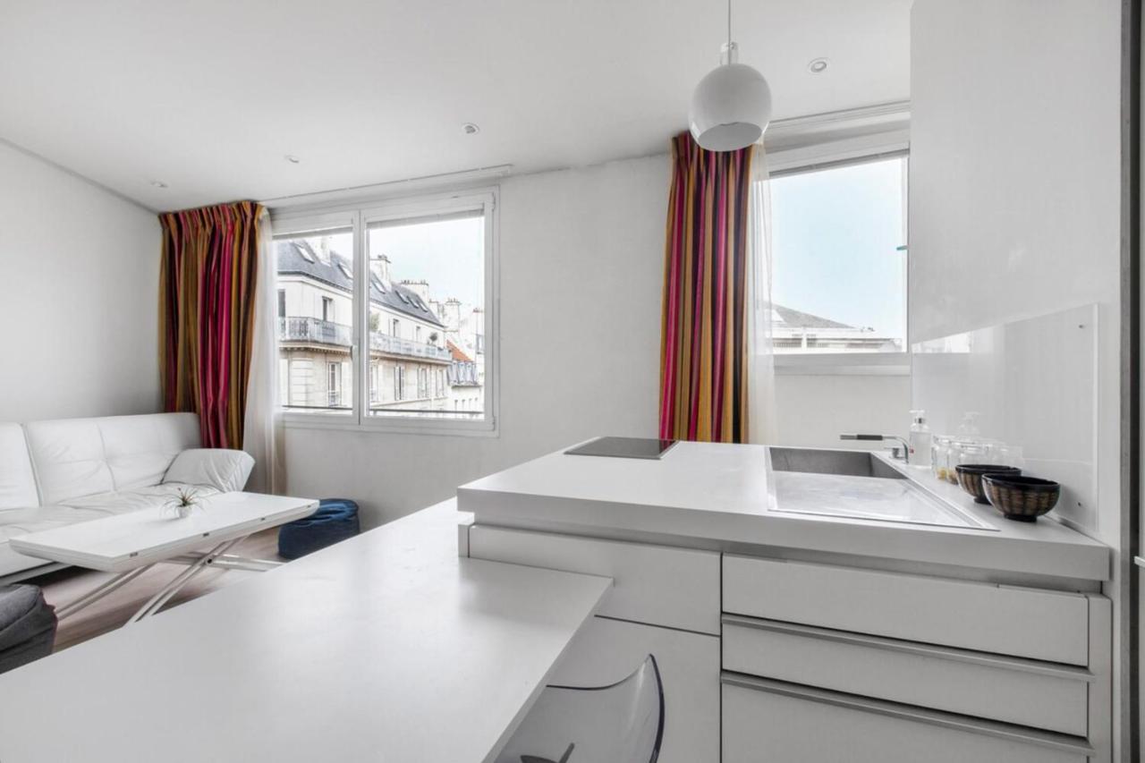 Modern In The Heart Of The Marais * Parijs